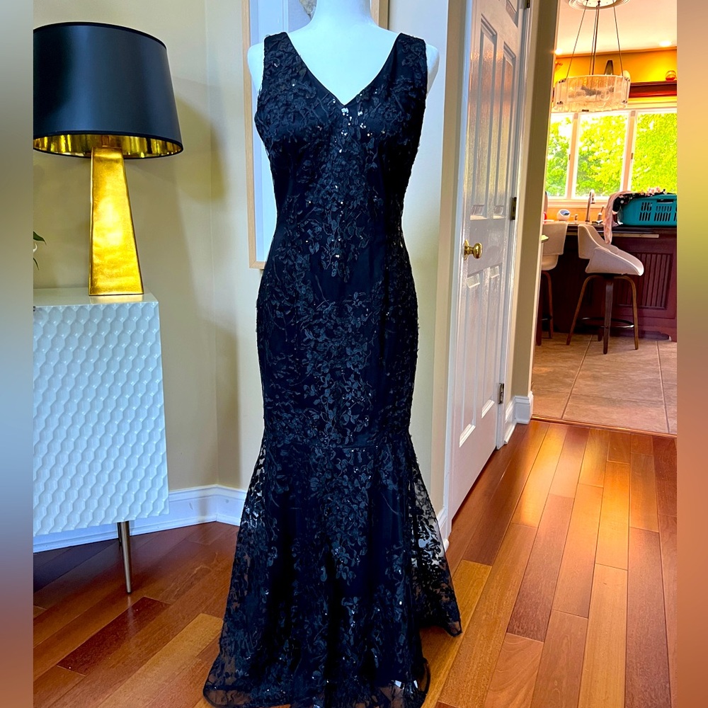 David Meister gown